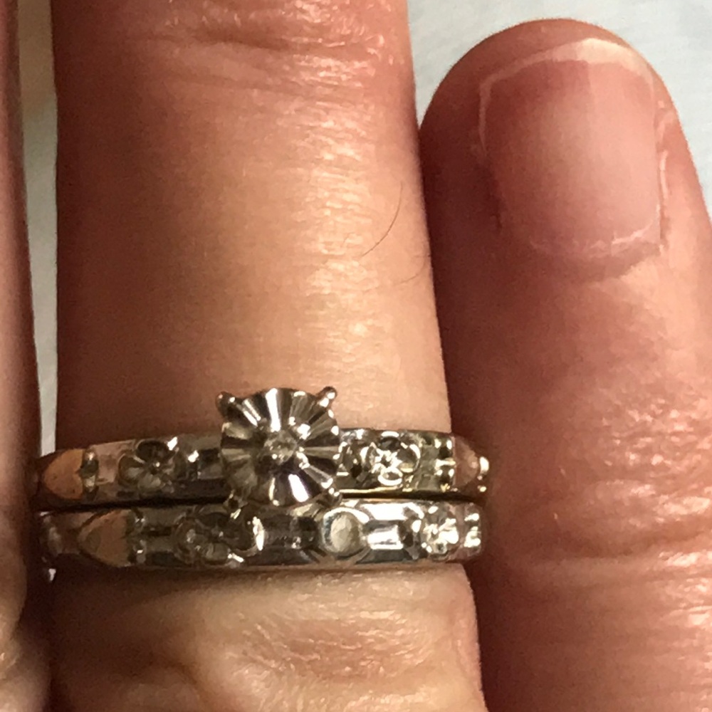 Elegant White gold Diamond Ring Set